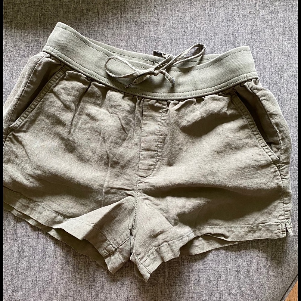 GAP Linen Cargo Shorts